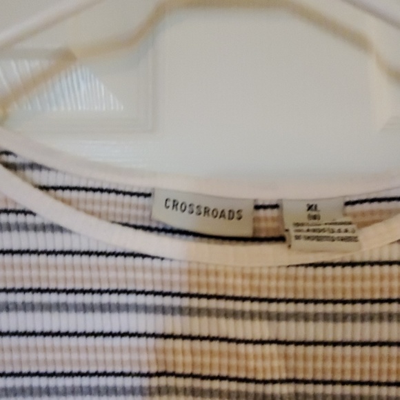 XL Striped Short Sleeve Top - Picture 2 of 3